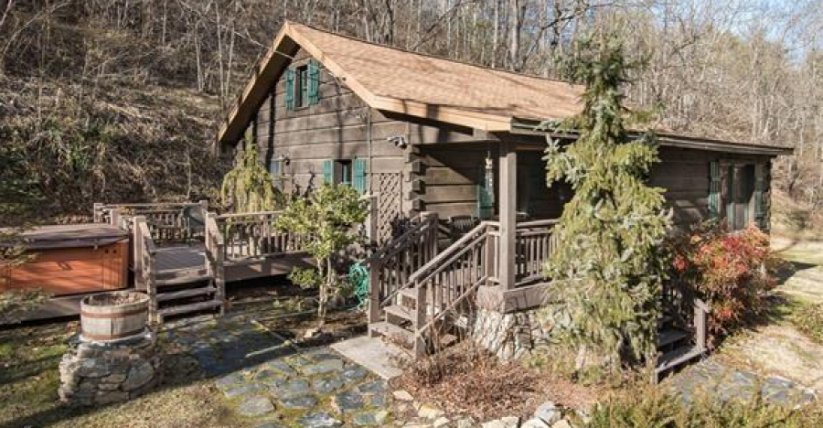 Beautiful Cottage For Sale in North Carolina Click Below For Details